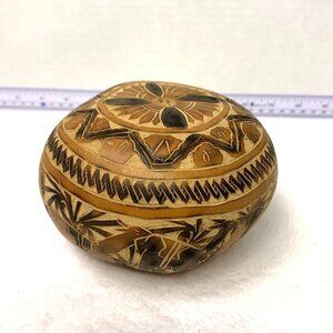 Vintage Signed Peruvian Folk Art Hand Carved Gourd w/Lid Trinket Box Handmade